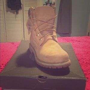 Timberland Boots(Women’s Size 9)